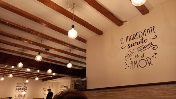 Cucu Haus Pizza Pasta inside