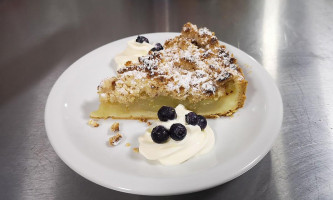 Cucu Haus Pizza Pasta food