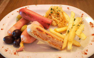 Cucu Haus Pizza Pasta food