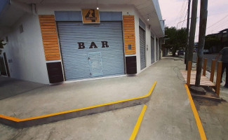 4 Gatos Locos Extérieur