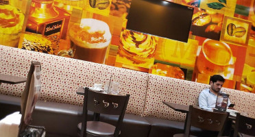 Café Martínez inside