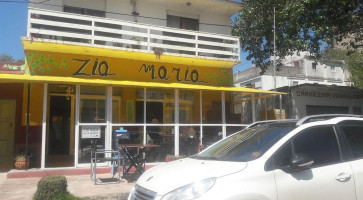 Zia Maria outside