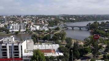 Up Clover Irish Pub Extérieur