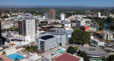 Up Clover Irish Pub Extérieur