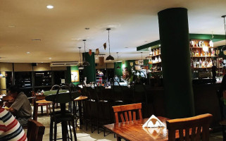 Up Clover Irish Pub À l'intérieur