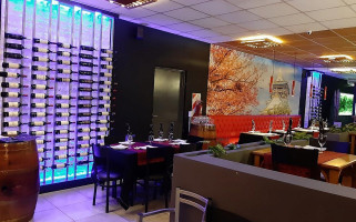 Oyshiki Fusion Resto & Vinos Dentro