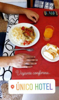Único Restó Vos food