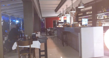 Set Point Restó À l'intérieur