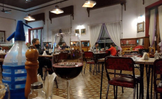 Rulo Coffee And Beer inside