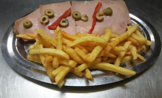 Pizzeria La Colina Food