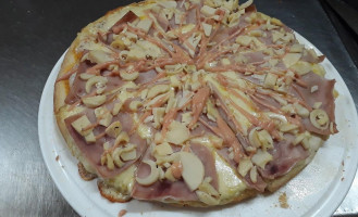 Pizzeria La Colina Food