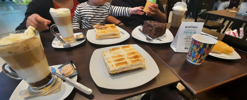 Café Martínez food