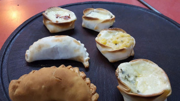 Bambinos Pizzas Y Calzones Nourriture