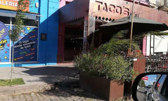 Taco's Exterior