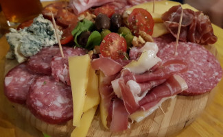 Expreso China Muerta Estación Plottier Nourriture