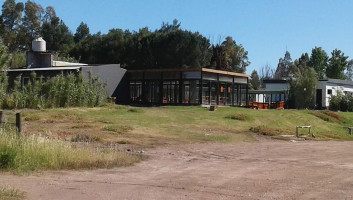 Termal, Pedro Luro Exterior