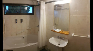 Termal, Pedro Luro Dentro