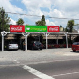 El Viejo Luiggi de Gonnet outside