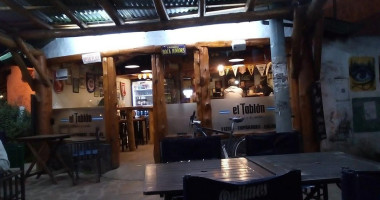 El Tablón Pizza A La Piedra inside