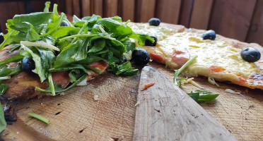 El Tablón Pizza A La Piedra food