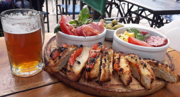 El Tablón Pizza A La Piedra food