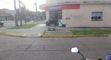 Sandwichería Fede outside