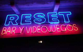 Reset logo