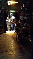 Mr Jones Blues Pub Dentro