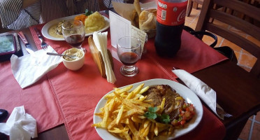 Resto Caffee Benja 's Comida