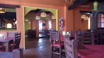 Resto Caffee Benja 's Dentro