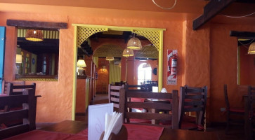 Resto Caffee Benja 's Dentro