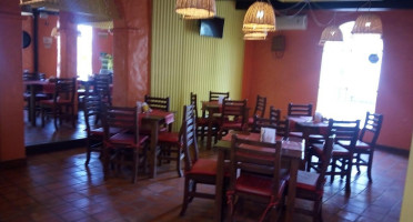 Resto Caffee Benja 's Dentro