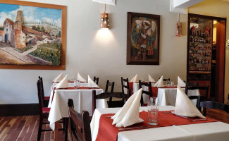 El Meson de Don Tomas Dentro