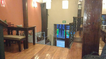 Supremma Pizza Shop À l'intérieur