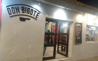 Don Bigote Exterior