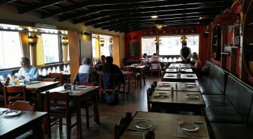 El Meson de Espaderos Dentro