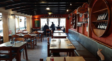 El Meson de Espaderos Dentro