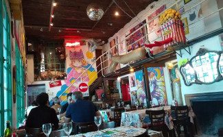 Il Ballo del Mattone À l'intérieur