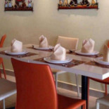 Saffron Indian Delicacies Dentro