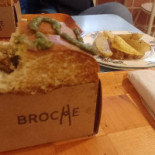 Broche food