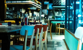 Govinda's Diego Portales À l'intérieur