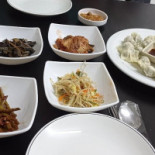 Urijib- Parrilla Asador Estilo Coreano 우리집 식당 한국식 맛있는 아사도 Getränk