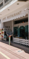 Mamashana Cafe Restaurante inside