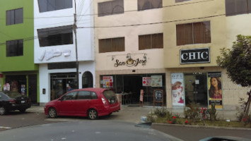 San José Café outside