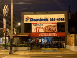 Domino's Pizza Ejercito outside