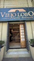 Viejo Lobo outside