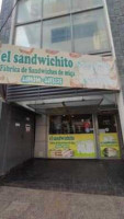 El Sandwichito outside