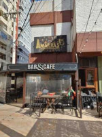 Amarras Café outside