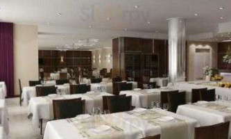 Aura Restaurant & Snack - Neuquen Tower Hotel inside