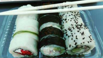 Sushi Express Dorrego food